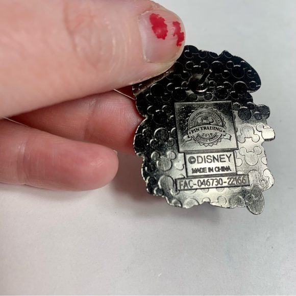Disney pin. Pirate Mickey “I’ve got pirate swagger” - Picture 4 of 7